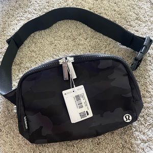 Lululemon Everywhere Belt Bag Large